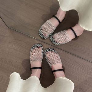 Nuevas sandalias romanas de verano para mujer, estilo europeo-americano, de malla calada, planas, con punta redonda y diseño envolvente, tipo mule. - Product Image 2