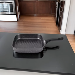 Modern Non-Stick Carbon Steel Skillet with Glass Cover Eco-Friendly <strong>Square</strong> <strong>Frying</strong> <strong>Pan</strong> for Breakfast Cooking - Product Image 6