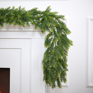 إكليل اصطناعي من أوراق السرو بلونين، نباتات زينة للكريسماس لتزيين المدفأة والطاولة في المنزل - Product Image 4