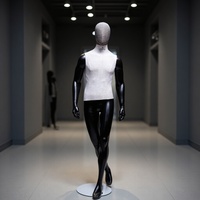 Lebensechte Stoffbezogene Männliche Ganzkörper-Schaufensterpuppe mit Kopf aus FRP-Material in Stehender Pose für Schaufenster-Fotografie und Herrenbekleidung