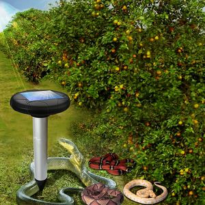 Répulsif animal imperméable pour l'extérieur, répulsif ultrasonique pour les légumes, répulsif pour les rongeurs et les serpents, alimenté par énergie solaire - Product Image 4