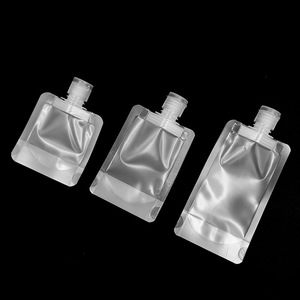 Bolsas de cosméticos para viajes y viajes de negocios con tapas abatibles, que contienen lociones, gel de ducha, champús y tónicos. - Product Image 4