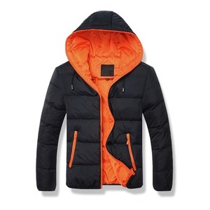 Chaqueta universitaria con capucha informal de invierno al por mayor impermeable personalizada con relleno de algodón con cremallera y ribete de piel de vaca para hombre al aire libre - Product Image 1