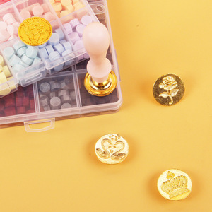 ชุดแสตมป์ขี้ผึ้งสำหรับเด็ก ชุดงานฝีมือ DIY พร้อมเม็ดขี้ผึ้งและหัวแสตมป์ วัสดุพลาสติก ของขวัญสำหรับเด็กผู้หญิง - Product Image 3