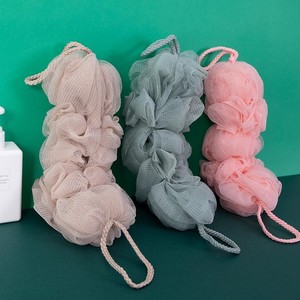ฟองน้ำอาบน้ำแบบยาว 53x13 ซม. นุ่มสัมผัสได้ แบ่งออกเป็นสามส่วนสำหรับการอาบน้ำและทำความสะอาดผิวหน้า - Product Image 1