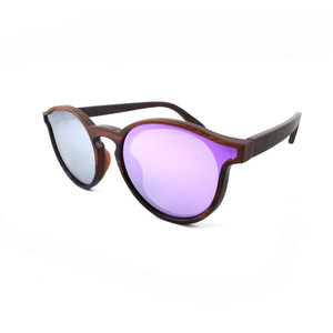 <span class=keywords><strong>Occhiali</strong></span> da <span class=keywords><strong>sole</strong></span> eleganti da ragazza con struttura in legno rotonda con lenti polarizzate confortevoli sensazione disponibile in caffè e grigio - Product Image 3