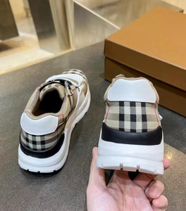 Chaussures de sport en toile de haute qualité en gros, chaussures décontractées de luxe à semelles épaisses pour hommes et femmes, idéales pour l'extérieur - Product Image 6