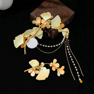 Horquilla para el cabello original hecha a mano, estilo otoñal, con diseño de flores de terciopelo envueltas, estilo hada antiguo, con borlas y maquillaje tradicional chino. - Product Image 4
