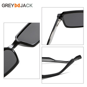 Gafas de sol rectangulares retro Greyjack 53 mm TR con montura metálica UV400 polarizadas unisex negras K028 - Product Image 4