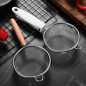 Mini Spatule Séparatrice en Acier Inoxydable 304 avec Manche en Bois, Filtre Anti-Fuite pour Huile et Débris de Hot Pot, Maille d'Étanchéité pour Cuisine Domestique - Product Image 1