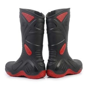 La semelle intermédiaire en PVC durable noire/rouge AP MOTO (II) et la semelle rouge vif allient un style audacieux à un confort robuste pour les balades aventureuses. - Product Image 3