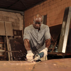 Meuleuse d'angle professionnelle <span class=keywords><strong>Bosh</strong></span> GWS 700 - 4 pouces (100 mm) 710 W pour le meulage, la découpe, le polissage du métal, du béton et de la pierre - Product Image 6