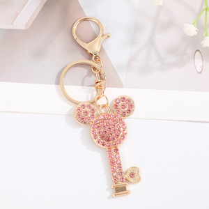 Portachiavi Promozionale a Forma <span class=keywords><strong>di</strong></span> Chiave con Orecchie <span class=keywords><strong>di</strong></span> <span class=keywords><strong>Topolino</strong></span> in Metallo e Cristallo, Accessorio per Borse - Product Image 3