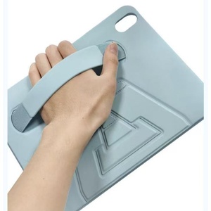 เคสไอแพดดีไซน์ใหม่ เคสแท็บเล็ตพร้อมสายคล้องมือ ตัวล็อคแม่เหล็กแบบกด ใช้เป็นขาตั้งได้ สำหรับไอแพด 2025 โปร 11 นิ้ว 10.5 นิ้ว พร้อมช่องใส่ปากกา - Product Image 4