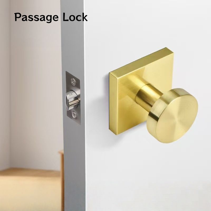 Serrure de passage en or brossé