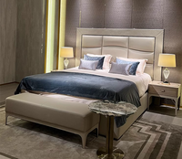 Modernes italienisches königliches Schlafzimmermöbel in Queen-King-Size Luxusbett Schlafzimmer-Set Luxus-Leder-Smart-Bett Multifunktionsbett