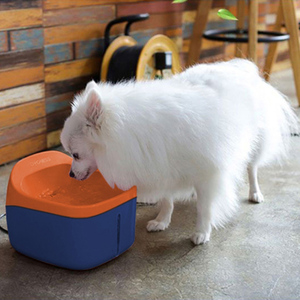 Fuente automática de agua para mascotas Fuente de bebida inteligente para bebedero para gatos y perros eléctricos - Product Image 6