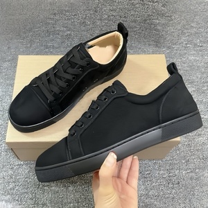 รองเท้ากีฬาลำลองคุณภาพสูงสำหรับผู้ชาย พื้นสีแดง ดีไซน์ทันสมัย รองเท้าเดินสบาย ระบายอากาศได้ดี กันลื่น เหมาะสำหรับกิจกรรมกลางแจ้ง - Product Image 1