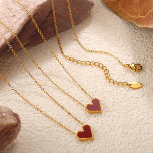 Collar de Acero de Titanio con Corazón Acrílico Rojo Chapado en Oro de 18K para Mujer, Joyería Minimalista con Corazón para la Clavícula - Product Image 6