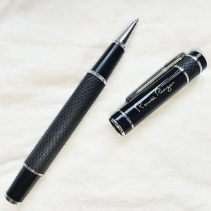 Bolígrafo de Metal de Lujo con Logotipo Grabado, Cómodo Agarre de Cuero PU, Artículos de Oficina, Excelente Regalo para Abogados - Product Image 1