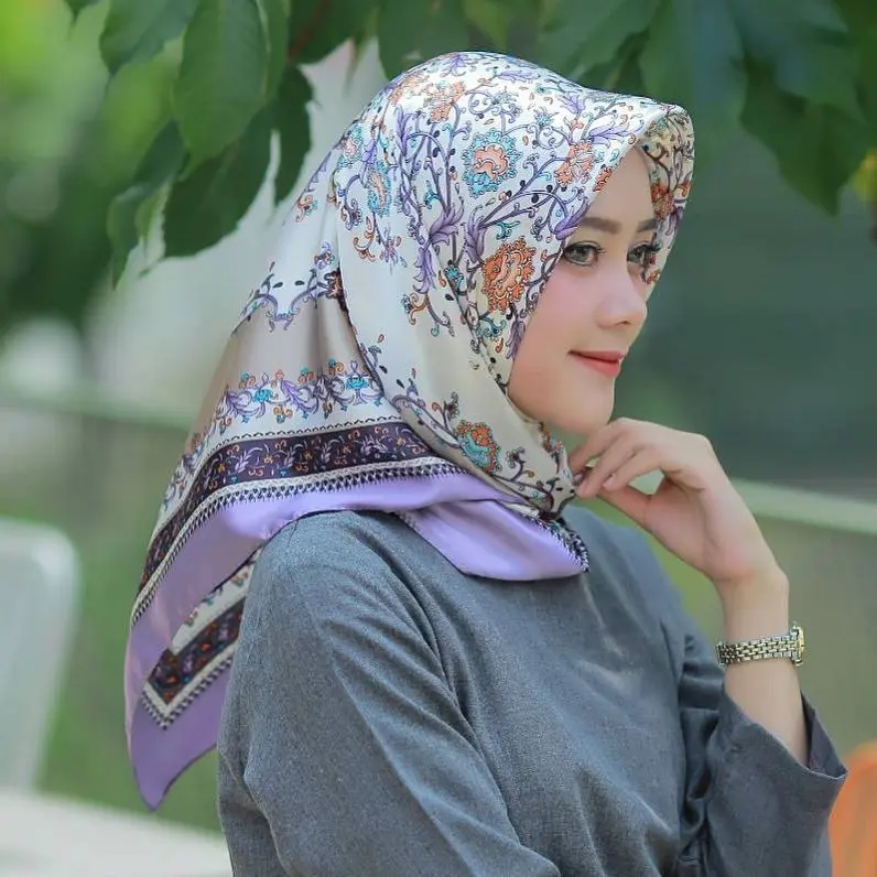 Hot Stijl Lente Print Modieuze Nieuwe Vrouwen Hijab Voor Moslim Vrouwen Vlakte Vierkante Sjaal