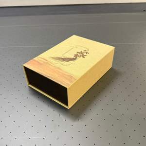 Venta al por mayor respetuoso del medio ambiente Cierre magnético creativo Flip Cover logotipo personalizado <span class=keywords><strong>de</strong></span> cuatro colores impreso vela salud perfume regalo <span class=keywords><strong>caja</strong></span> <span class=keywords><strong>de</strong></span> papel - Product Image 2