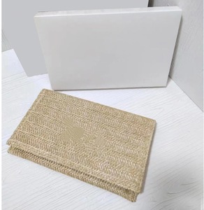 Nouveau coffret cadeau d'été comprenant un sac en paille doré de grande capacité, un sac à main pour femme, une trousse de maquillage et une trousse de toilette. - Product Image 2