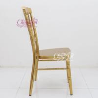 Chaises de réception et tables rondes en verre dorées brillantes de luxe pour événements, style Napoléon