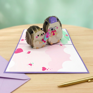 Carte pop-up 3D personnalisée faite à la main, motif famille de hérissons, artisanat en papier, best-seller du Vietnam, pour la Saint-Valentin, la fête des mères, ou comme carte de vœux florale. - Product Image 5