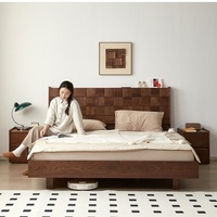 Lit double maître en bois massif de noyer noir et cerisier nord-américain de style moderne, meubles de chambre à coucher en forme de cube