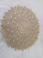 Sous-plats décoratifs de table en PVC creux doré métallisé de 38 cm (15 pouces) pour la table à manger, motif floral, pour les fêtes et les mariages