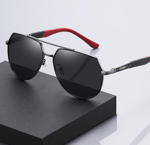 Lunettes de soleil polarisées HD à monture métallique, monture à charnière de printemps, OEM UV400, à la mode, meilleure marque, pour hommes - Product Image 2