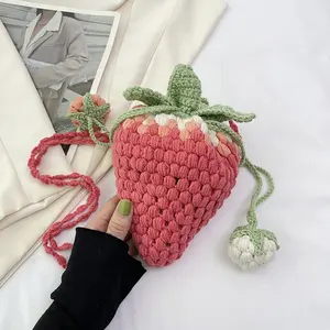 2024 Modische Dame Baumwoll-Handtasche gestrickt Mini-Kette Erdbeere-Geldbörse Damen Luxusmarken-La-Handtaschen