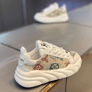 รองเท้าผ้าใบผู้ชายแบบสวม Breathable Shell Toe พื้นหนาสุดฮิต สไตล์ Dad Sneakers - Product Image 4