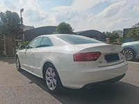 Audi A5 2.0T berline d'occasion 2010 >100 000 milles, transmission automatique, conduite à gauche, toit ouvrant panoramique, fabriqué en Chine