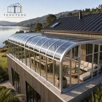 Véranda en verre moderne avec isolation thermique, construction durable, toit à pignon et conception quatre saisons pour hôtels et jardins