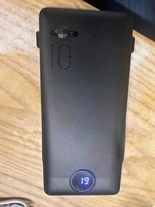 <span class=keywords><strong>Batterie</strong></span> <span class=keywords><strong>externe</strong></span> portable ultra-mince 10000 mAh à charge rapide avec câbles USB et Type-C intégrés - Product Image 4