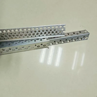 Profilés d'angle en alliage d'aluminium durable avec grille de protection pour les travaux de plâtrage de murs extérieurs en gypse