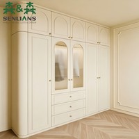 Dressing de luxe blanc de style français avec portes modernes en MDF, mobilier de chambre durable