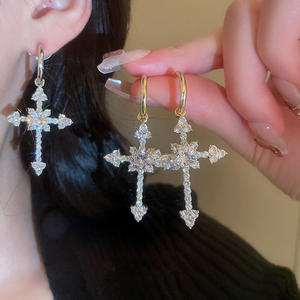 Pendientes de Lujo con Cruz, Plata 925, Cristal y Diamantes de Imitación, Engaste de Garra, Joyería Religiosa para Mujer, Ceremonia Cristiana - Product Image 5