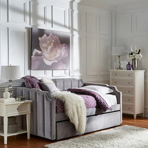 Eigentijds Gestoffeerd Grijs Linnen Stof Gebogen Multifunctioneel Dagbedframe Met Moderne Overkapping - Product Image 2