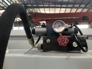 CHZOM <strong>Supplier</strong> WC67K Hydraulic <strong>Press</strong> <strong>Brake</strong> Featuring <strong>E21</strong> <strong>Control</strong> System - 100T 2500mm Bending <strong>Press</strong> <strong>Brake</strong> - Product Image 4