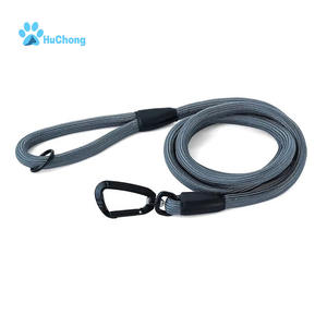 定制徽标高级训练超柔软尼龙绳狗牵引绳，带航空铝制登山扣 - Product Image 1