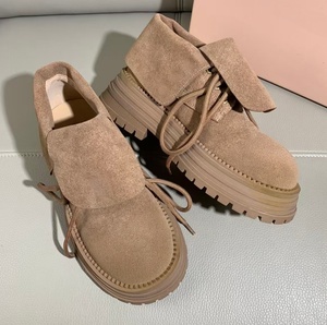 Botas cortas plegables para mujer, de cuero mate, con suela gruesa, estilo Martin, de doble uso, que aumentan la altura, clásicas. - Product Image 3