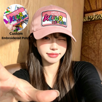 Chapeau de soleil rose personnalisé XINGXINDA avec logo texte mignon, patch brodé personnalisé, casquette polyvalente anti-UV pour les voyages en plein air et la plage
