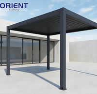 Pérgola Moderna Motorizada de Aluminio con Sistema de Techo de Láminas Ajustables para Patio Exterior, Jardín y Espacios de Vida al Aire Libre
