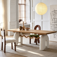 Table et chaises de salle à manger en bois massif style crème français moderne, couleur bois naturel, 8 places