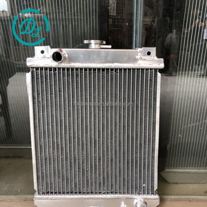 Radiateur et réservoir d'eau pour excavatrice EexcavaStart U15, pièce RA221-42300, cœur en aluminium durable, refroidissement efficace, garantie 1 an - Product Image 1