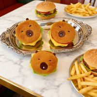Nouvelle Peluche Super Douce Capybara Big Mac Burger, Poupée de 4 Pouces, Rembourrage en Coton PP, Pendentif Mignon, Unisexe, 14 Ans et Plus, Vente en Gros Disponible