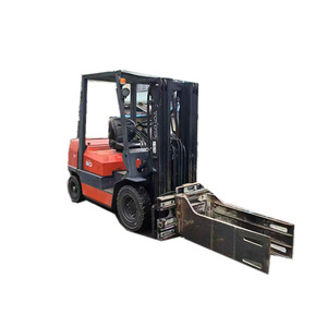 รถยกโตโยต้าดีเซล 3 ตัน ขับเคลื่อนล้อหน้า รถยกแบบถ่วงน้ำหนักสำหรับใช้งานนอกพื้นที่  สามเสา  พร้อมอุปกรณ์หนีบแบบแบน - Product Image 1